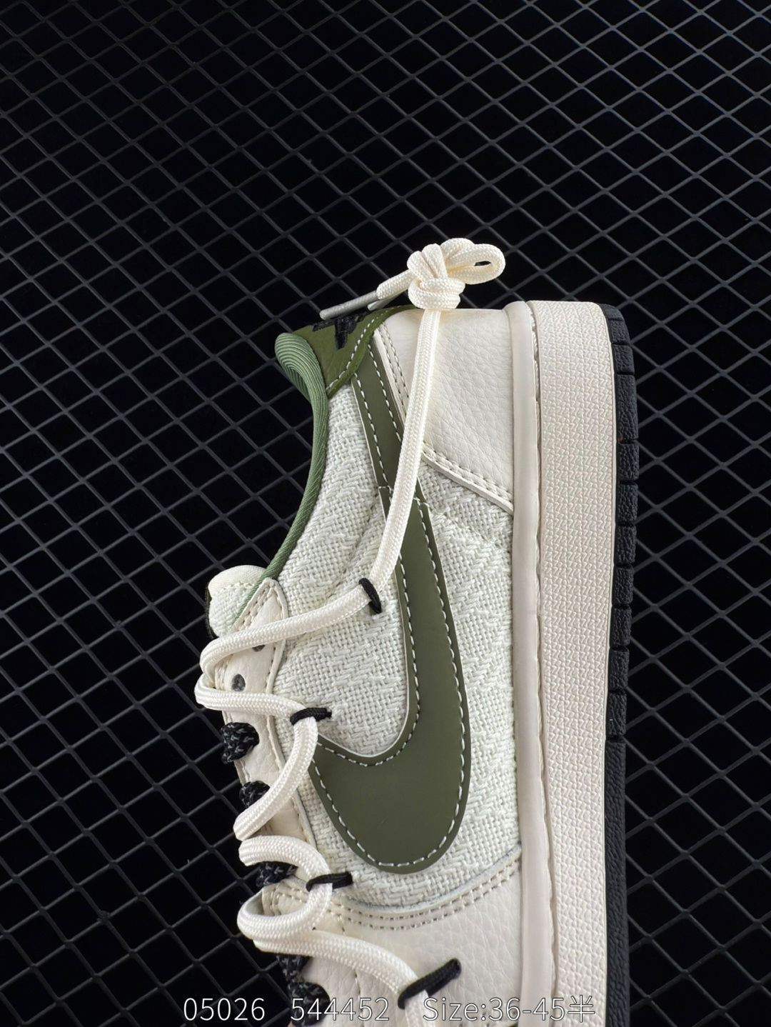 Travis Scott x Air Jordan 1 ” Reverse Mocha “